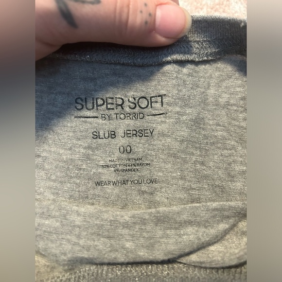 Torrid Tee - Picture 2 of 4